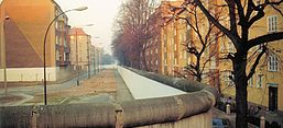 Bouchéstraße-Harzer Straße - Berliner Mauer 1989, Urheber: Florian Schäffer, Lizenz: CC-BY-SA 3.0