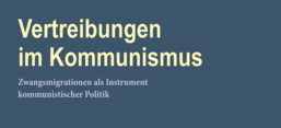 Cover: Landesbeauftragter des Freistaats Thüringen zur Aufarbeitung der SED-Diktatur (Hrsg.): Vertreibungen im Kommunismus. Zwangsmigrationen als Instrument kommunistischer Politik, Halle (Saale): Mitteldeutscher Verlag 2019.