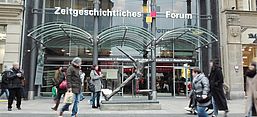 Haupteingang des Zeitgeschichtlichen Forums Leipzig, Foto: Bundesstiftung Aufarbeitung, Stefan Finkele