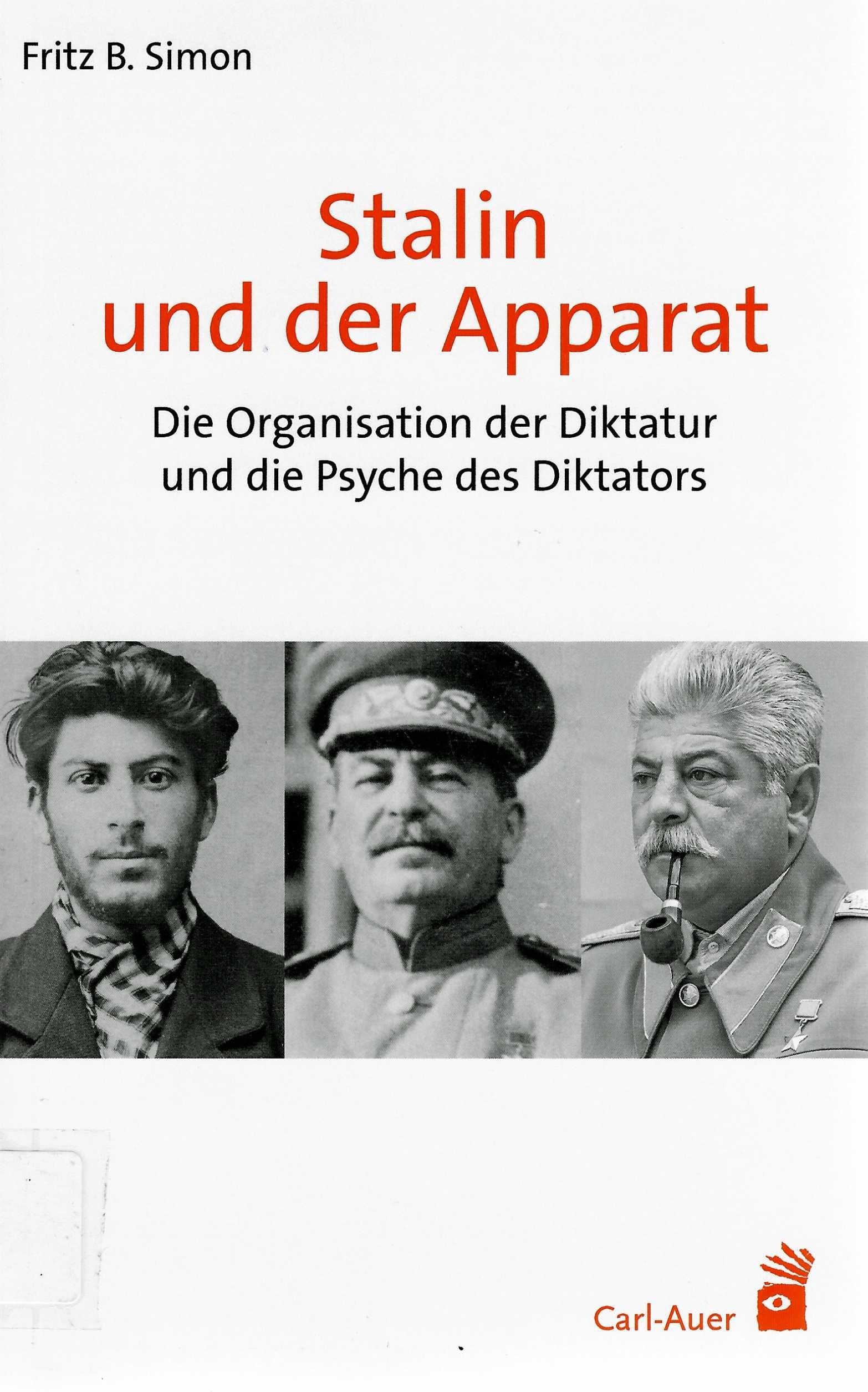 Auf dem weißen Buchcover sind unter dem Titel drei schwarz-weiß Fotos zu sehen. Auf allen Fotos ist Stalin zu sehen, links als junger Mann, in der Mitte in Uniform gekleidet und auf dem rechten Bild als älterer Mann mit ergrauten Haaren und einer Pfeife im Mund.