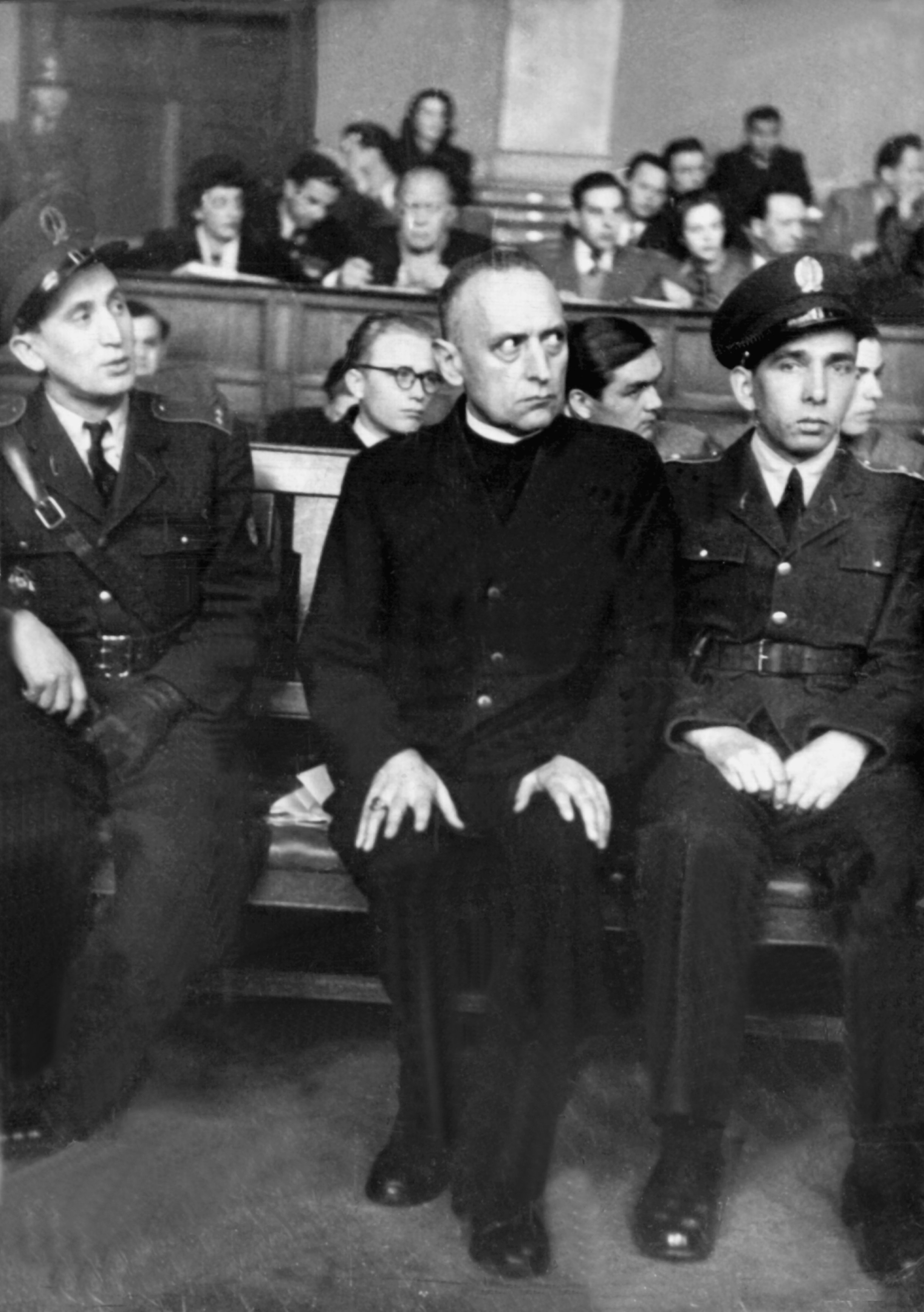 Kardinal Josef Mindszenty am 4. Februar 1949 vor dem Volksgerichtshof in Budapest, picture-alliance / dpa