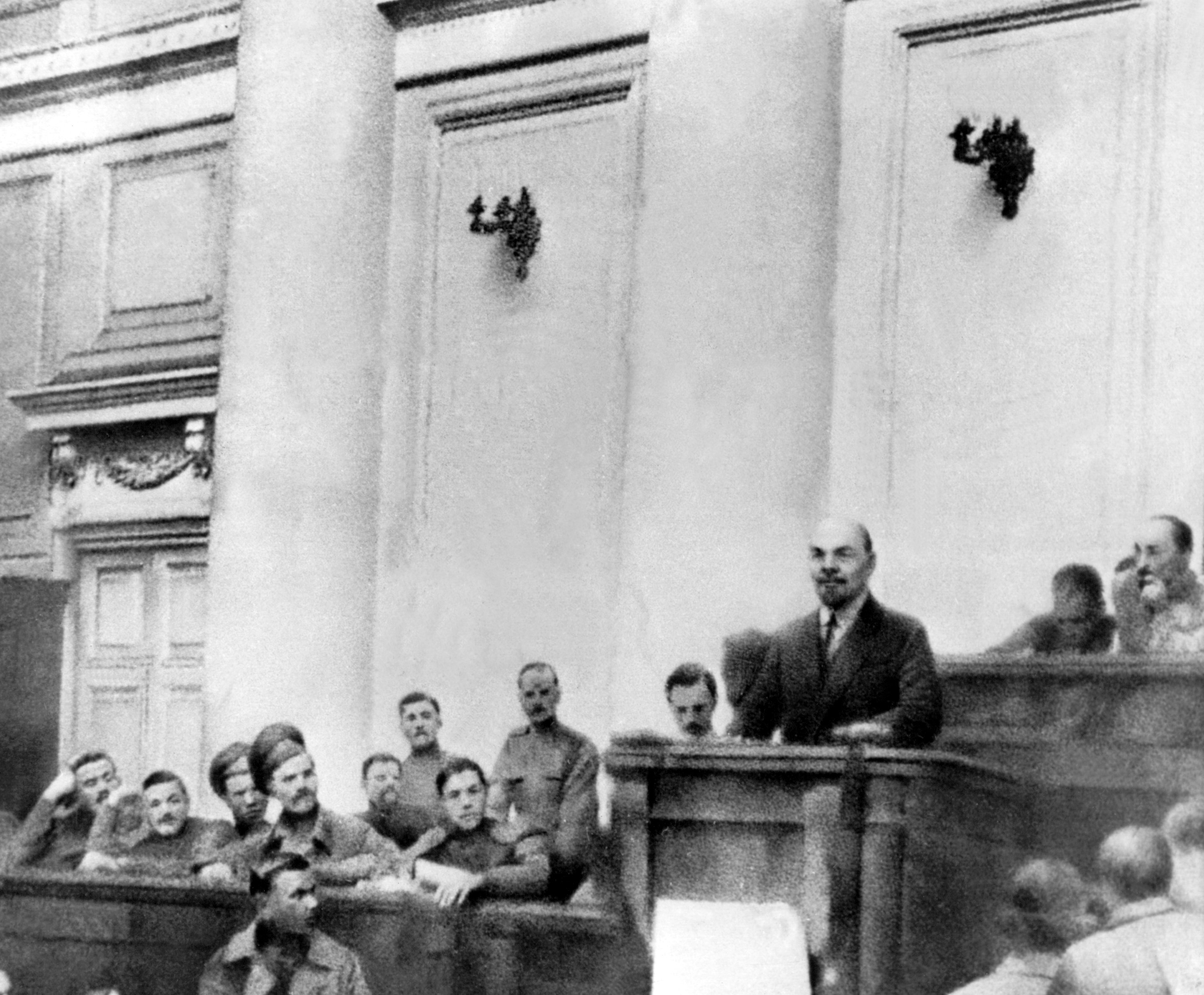 Lenin am 17. April 1917 im Taurischen Palais (Petrograd), picture-alliance / dpa