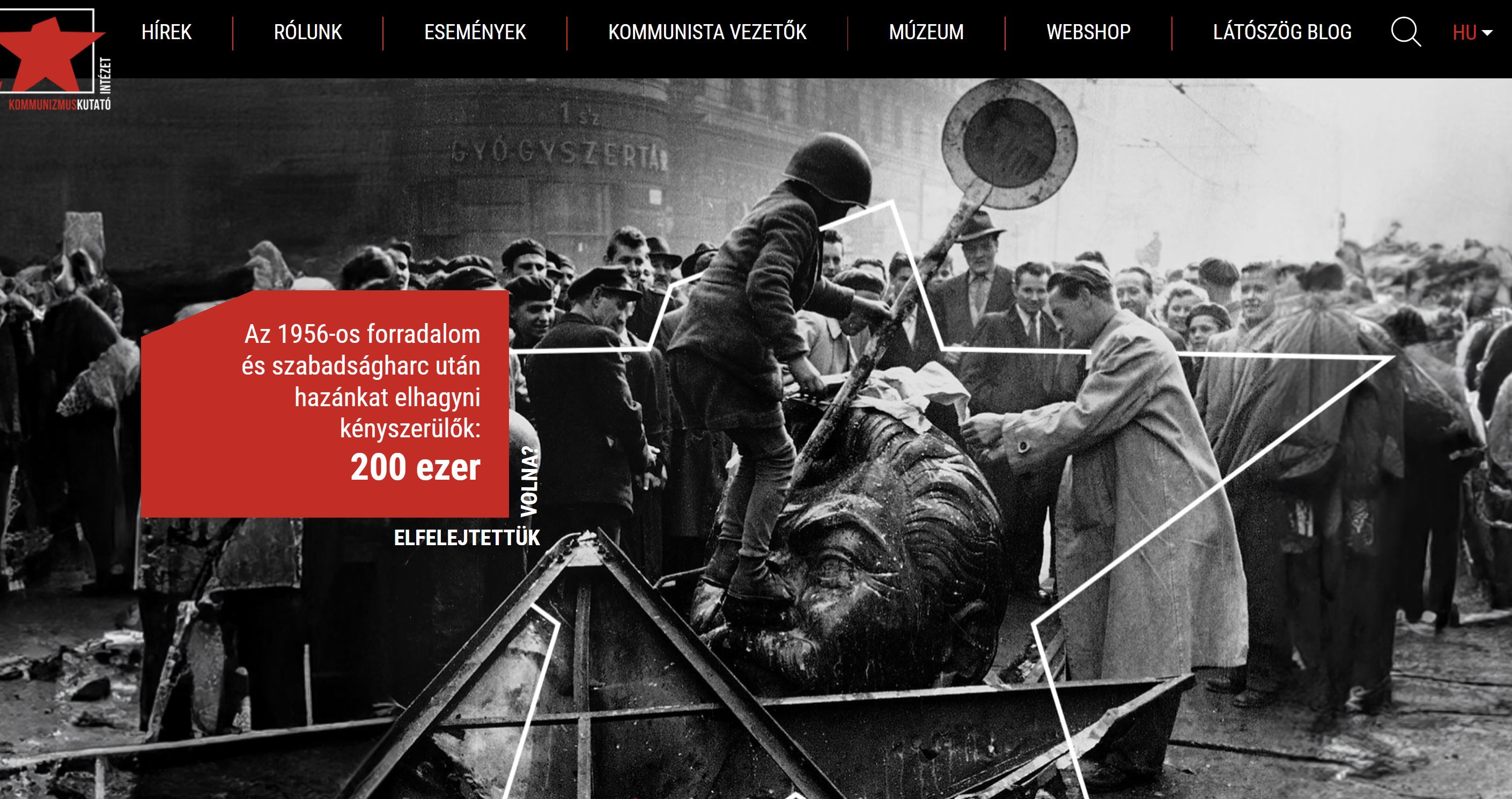 Der Screenshot der Startseite der Website des Instituts für die Erforschung des Kommunismus zeigt im Zentrum ein historisches Foto, auf dem der abgeschlagene Kopf eines Stalindenkmals von Budapester Bürgern umringt ist.